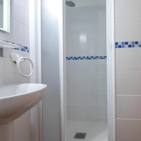 Stunning Sea Views Apartment, Pool, 5 Min Walk To Beach, Winner Of 2025 Travellers Choice Award * ארנל ד'אן קסטל